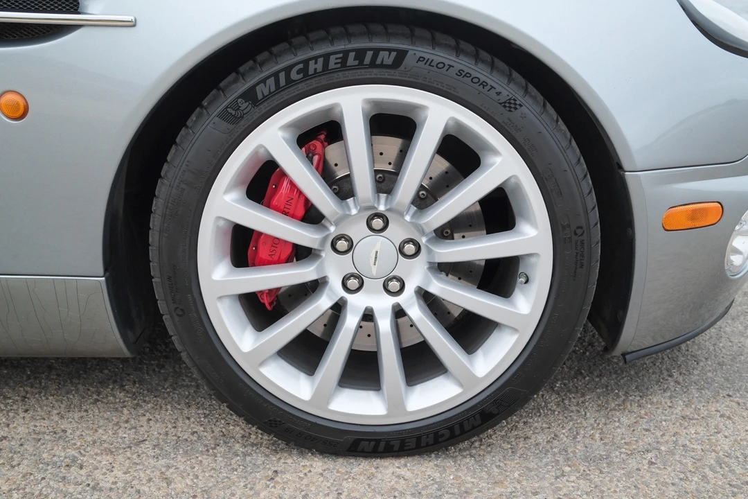 2002 Aston Martin Vanquish 1st Gen - Image 11 of 31