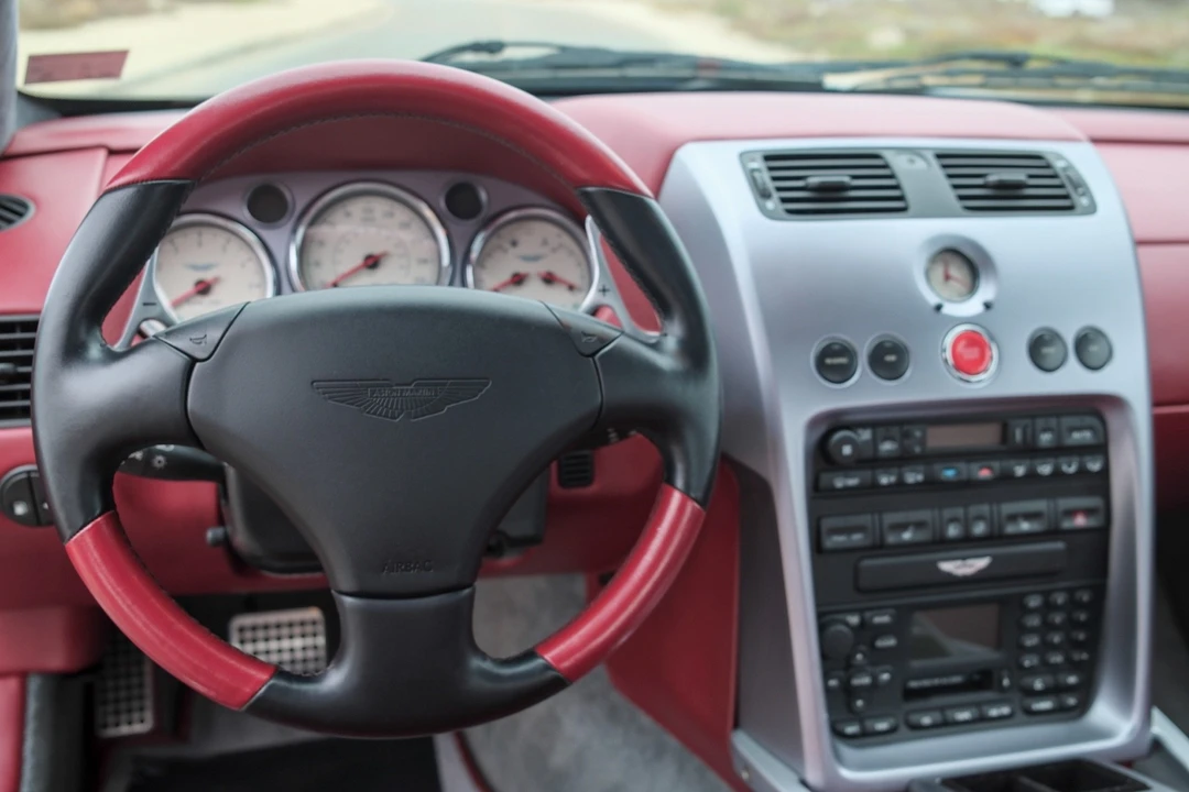 2002 Aston Martin Vanquish 1st Gen - Image 24 of 31