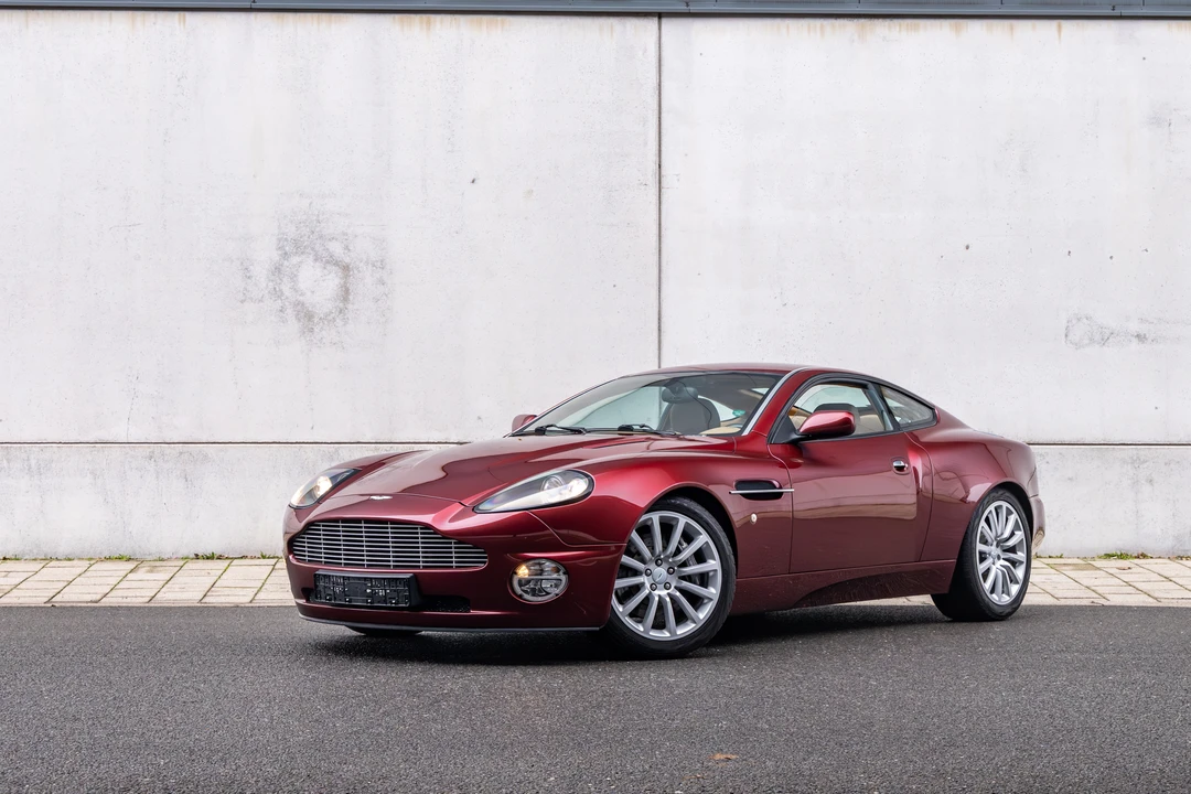2002 Aston Martin Vanquish 1st Gen - Image 3 of 31