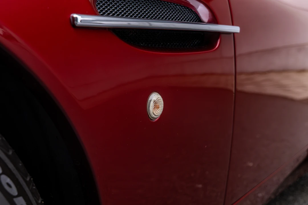 2002 Aston Martin Vanquish 1st Gen - Image 16 of 31