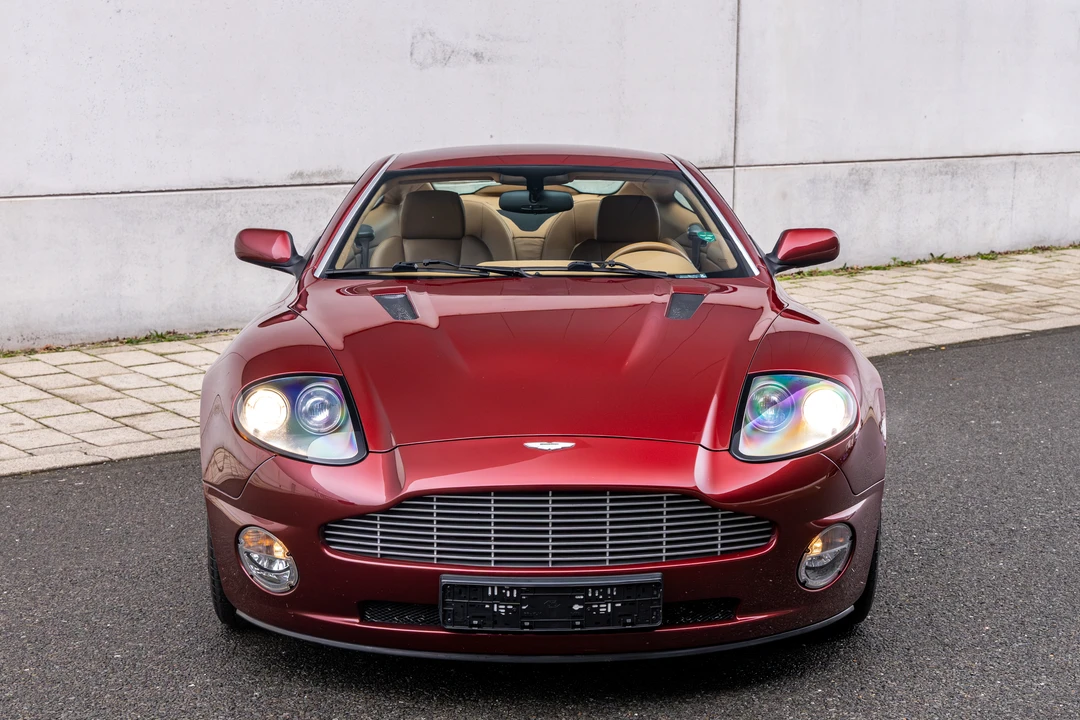 2002 Aston Martin Vanquish 1st Gen - Image 12 of 31