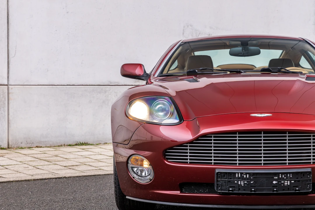 2002 Aston Martin Vanquish 1st Gen - Image 24 of 31