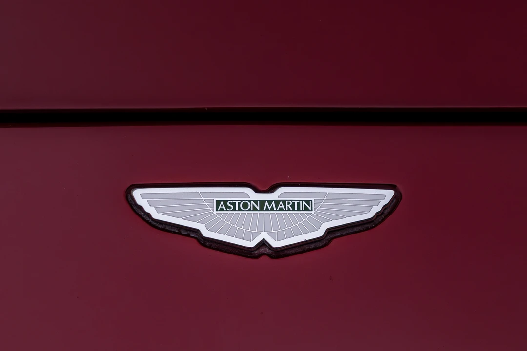 2002 Aston Martin Vanquish 1st Gen - Image 28 of 31