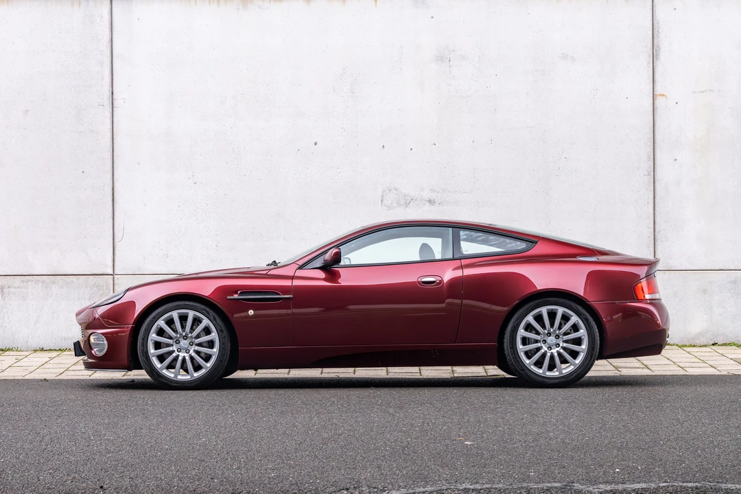 2002 Aston Martin Vanquish 1st Gen - Image 5 of 31
