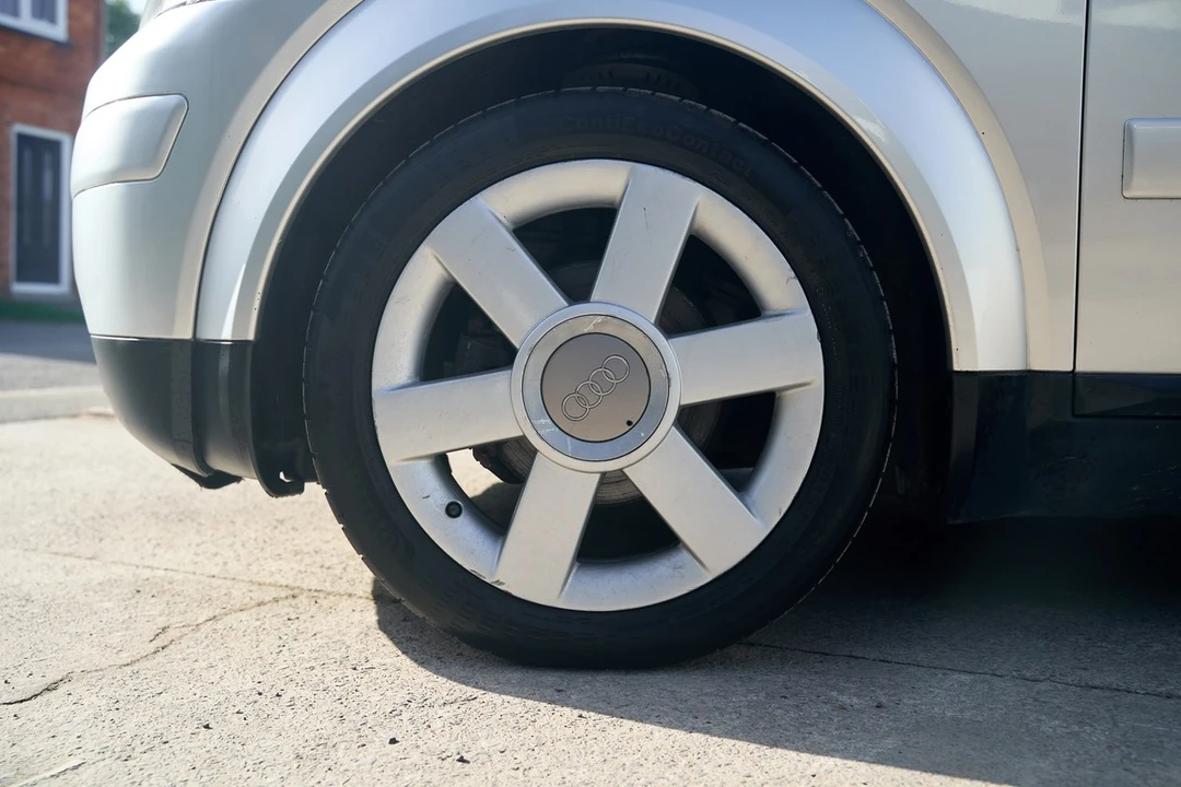 2002 Audi - Image 21 of 30