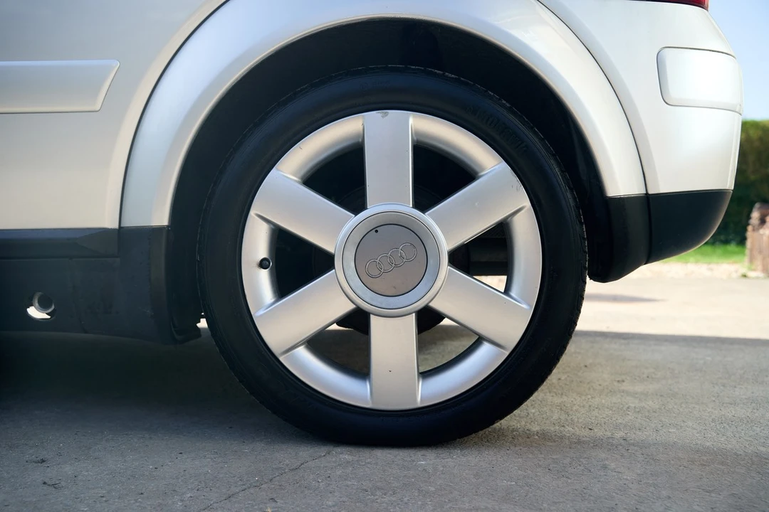 2002 Audi - Image 20 of 30