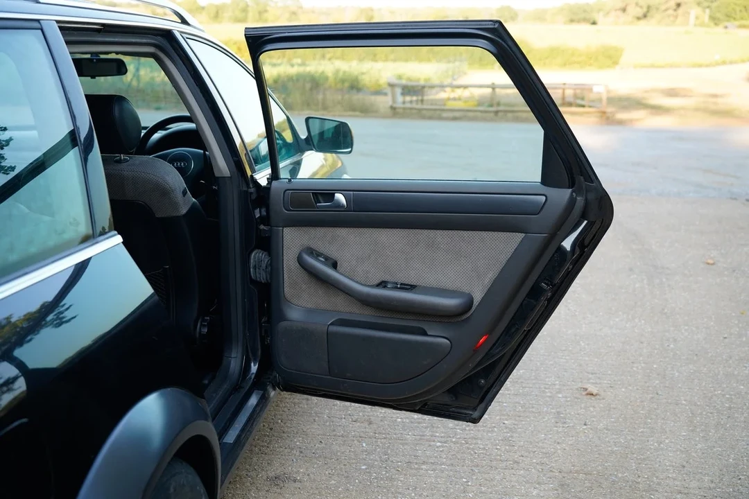 2002 Audi Allroad - Image 18 of 30