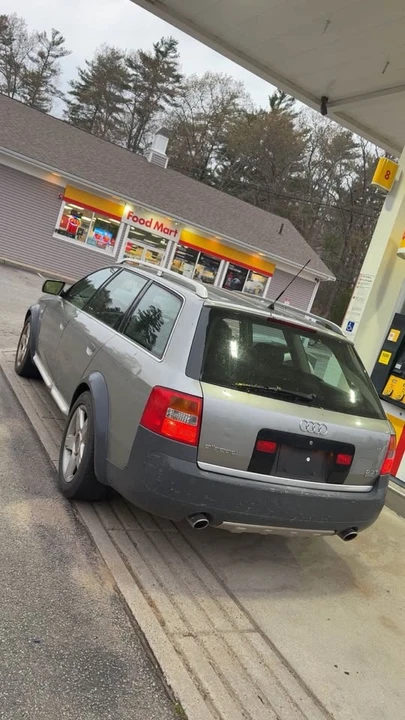 2002 Audi Allroad - Image 2 of 3