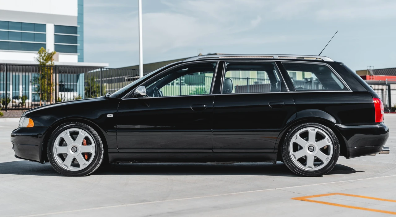 2002 Audi B5 S4 - Image 2 of 31