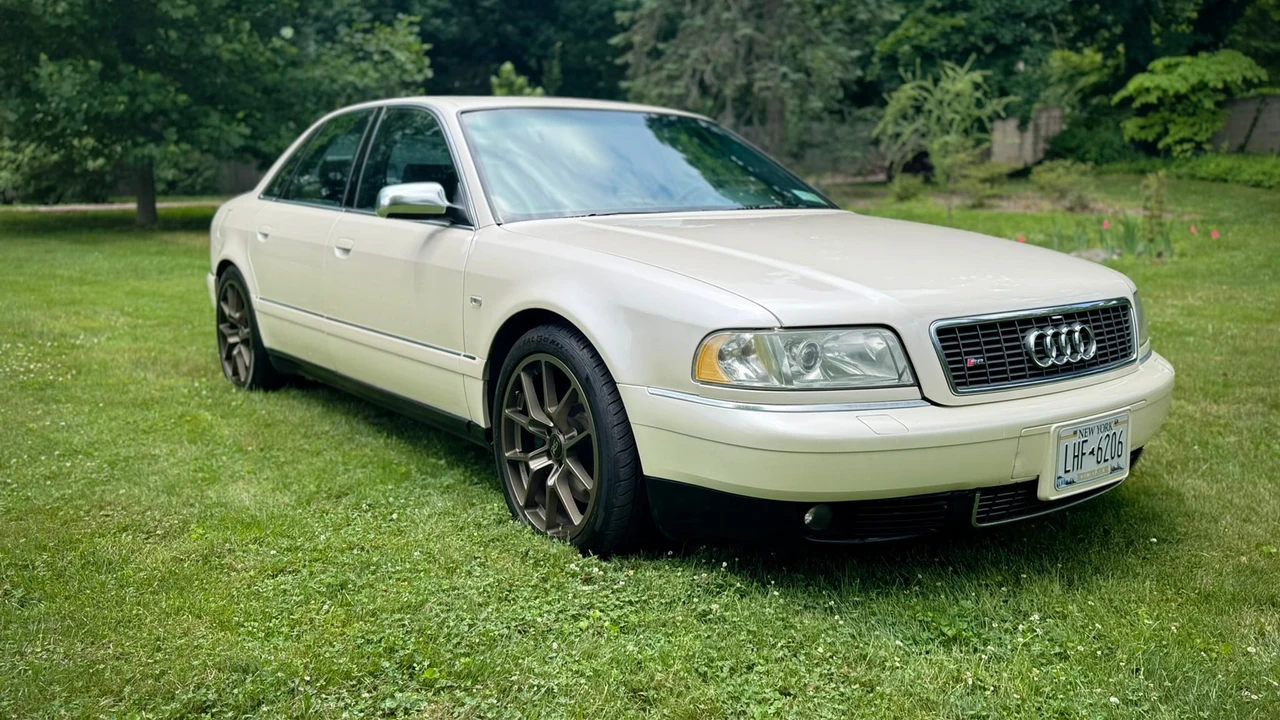 2002 Audi D2 S8 - Image 2 of 31