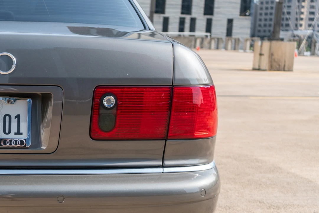 2002 Audi D2 S8 - Image 14 of 31