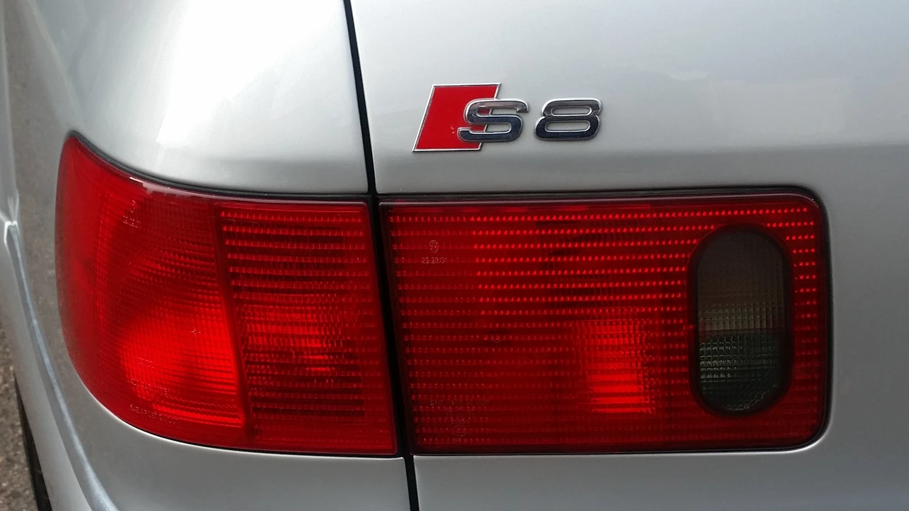 2002 Audi D2 S8 - Image 22 of 31