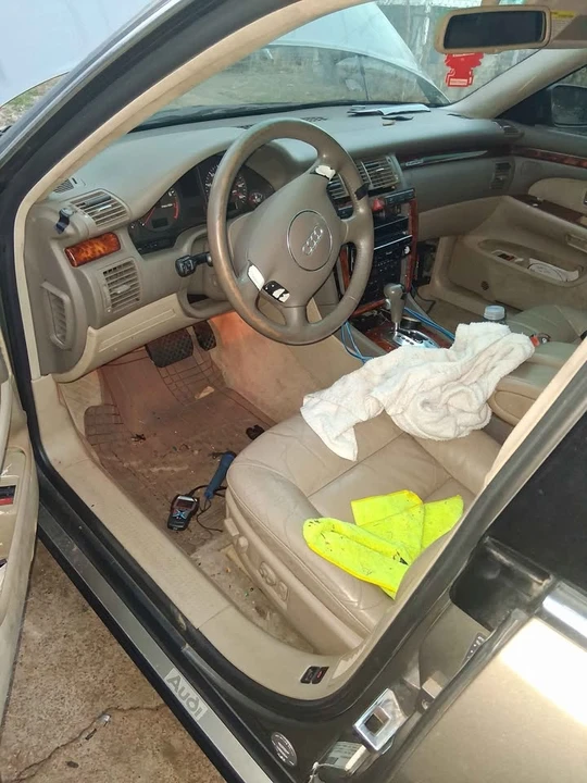 2002 Audi D2 A8 - Image 5 of 6