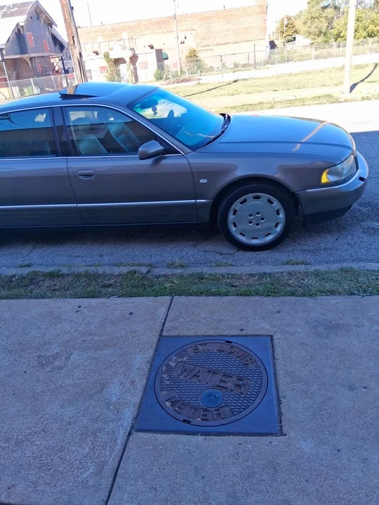 2002 Audi D2 A8 - Image 2 of 6