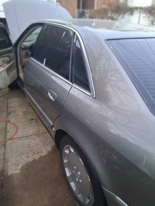 2002 Audi D2 A8 - Image 6 of 6