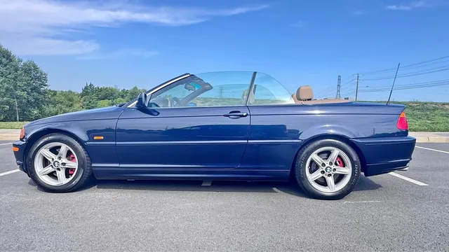 2002 BMW 3 Series 323Ci Convertible 2D