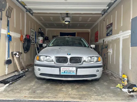 2002 BMW 3 Series 325i Sedan 4D