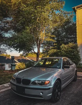 2002 BMW 3 Series 325i Sedan 4D