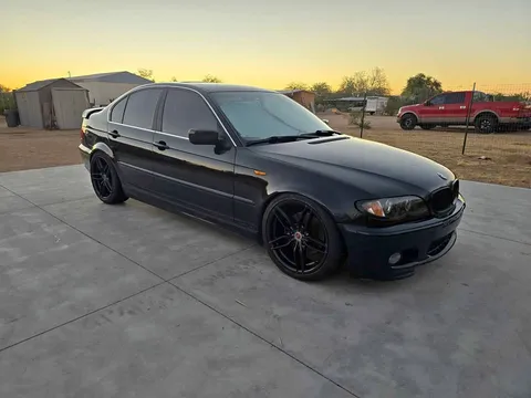 2002 BMW 3 Series 325i Sedan 4D