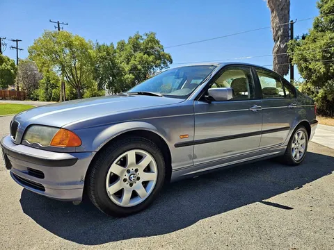 2002 BMW 3 Series 325i Sedan