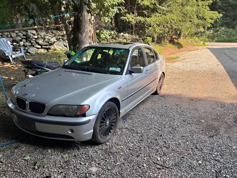 2002 BMW 3 Series 325xi Sedan 4D