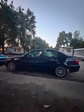 2002 BMW 3 Series 325xi Sedan 4D