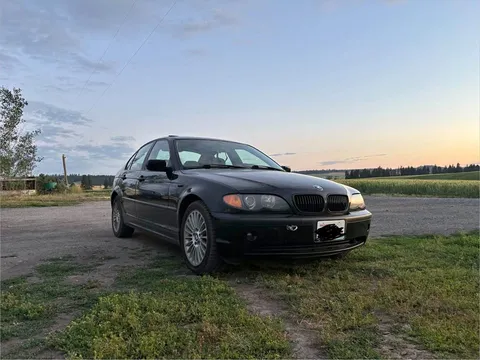 2002 BMW 3 Series 325xi Sedan 4D