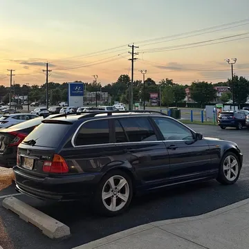 2002 BMW 3 Series 325xi Wagon 4D