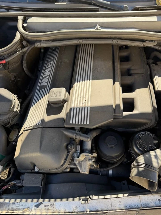 2002 BMW E46 330i & 330Ci - Image 9 of 12