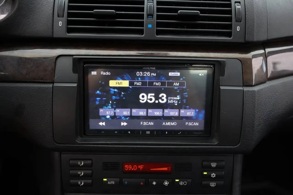 2002 BMW E46 330i & 330Ci - Image 15 of 17