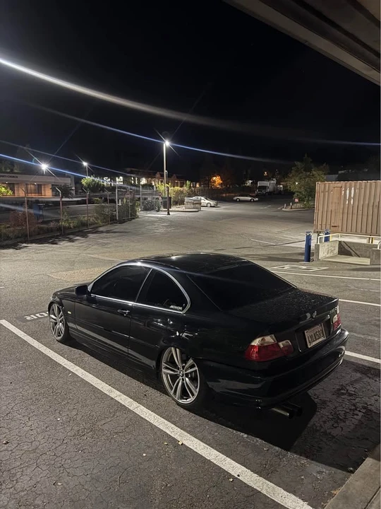 2002 BMW E46 330i & 330Ci - Image 2 of 4