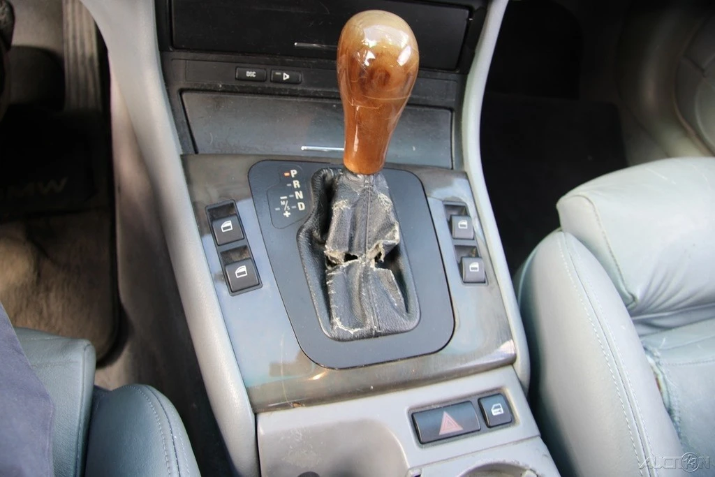 2002 BMW E46 330i & 330Ci - Image 19 of 21