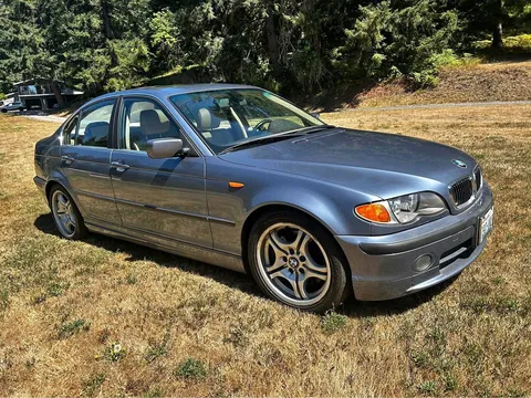 2002 BMW 3 Series 330i Sedan 4D