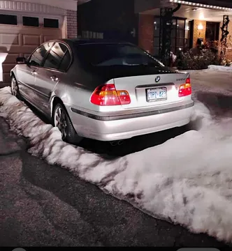 2002 BMW 325xi