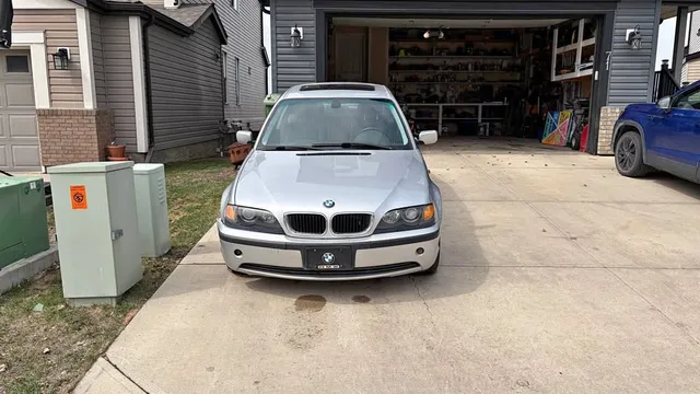 2002 BMW 325i