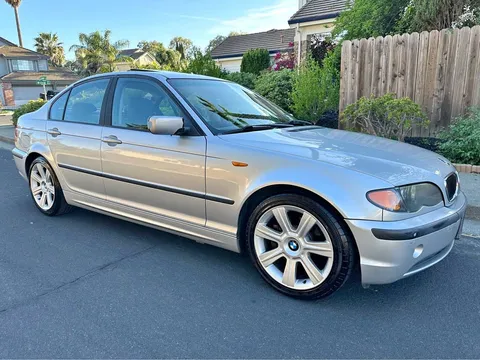 2002 BMW 325i Sedan