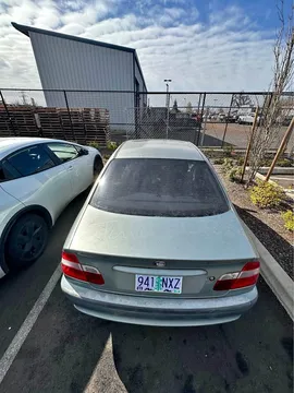 2002 BMW 325i Sedan