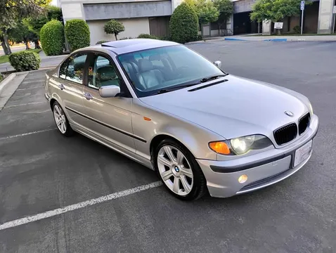 2002 BMW 325i Sedan