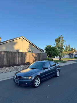 2002 BMW 325i Sedan