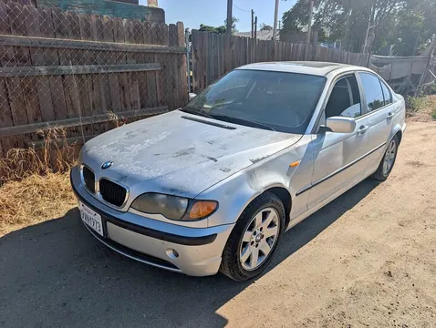 2002 BMW 325i Sedan