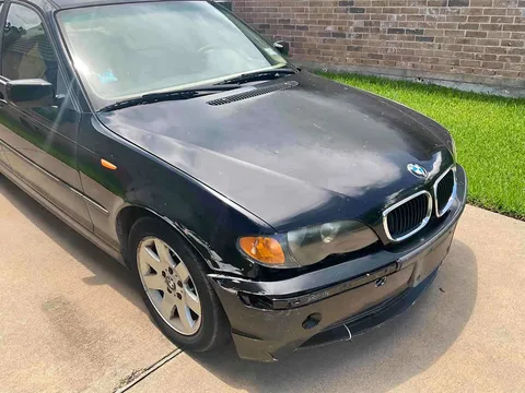 2002 BMW 325i Sedan