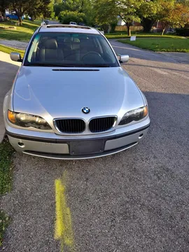 2002 BMW 325i Sedan