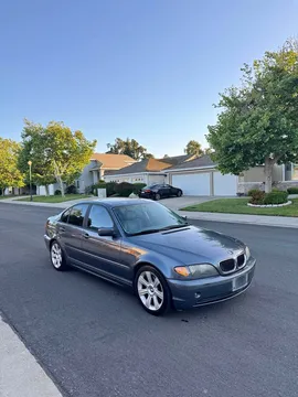 2002 BMW 325i Sedan