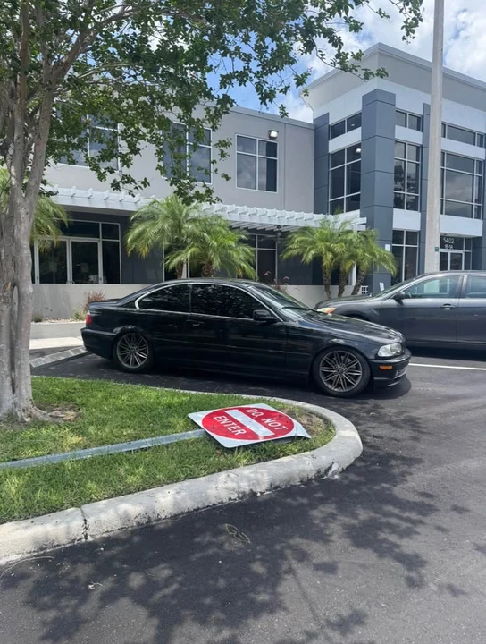 2002 BMW E46 330i & 330Ci - Image 3 of 5