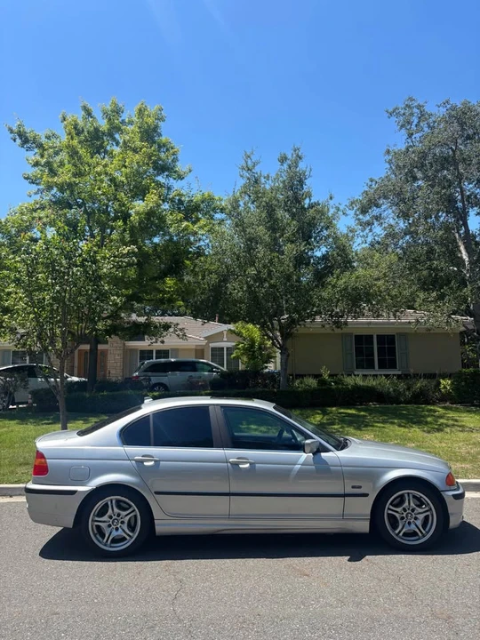 2002 BMW E46 330i & 330Ci - Image 2 of 6