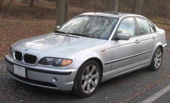 2002 BMW 325i Sedan