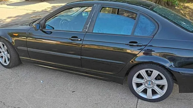 2002 BMW 325i