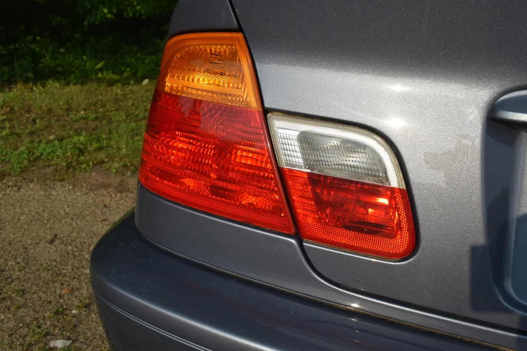 2002 BMW E46 330i & 330Ci - Image 22 of 31