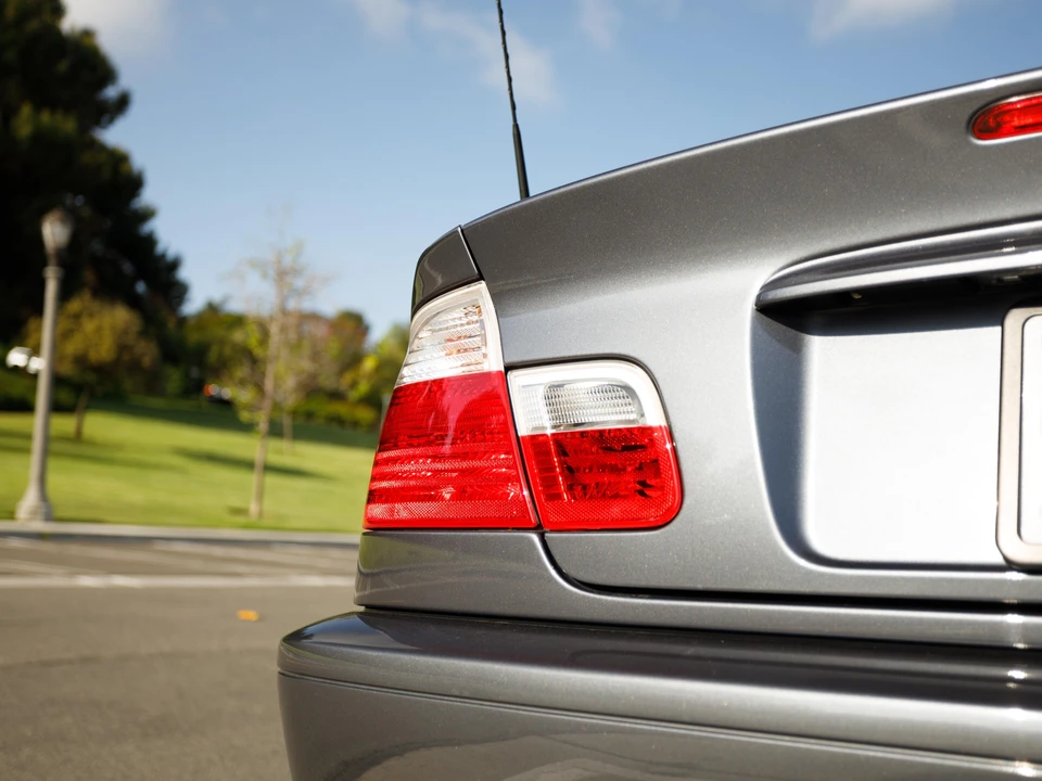 2002 BMW E46 330i & 330Ci - Image 19 of 31