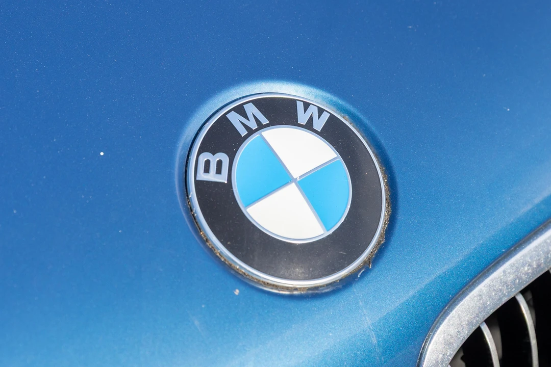 2002 BMW E46 330i & 330Ci - Image 19 of 31